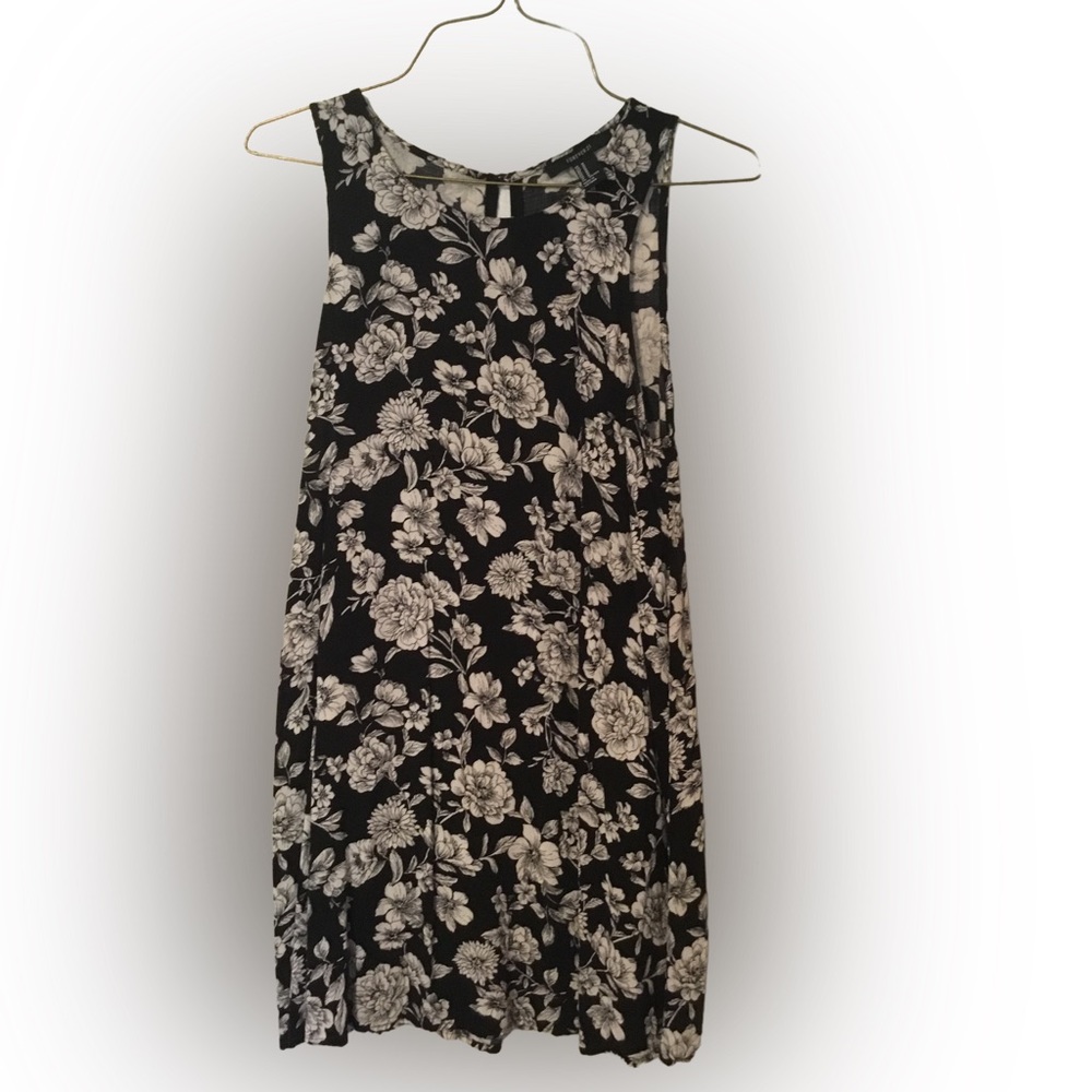 Forever 21 Dress or cover up Size M